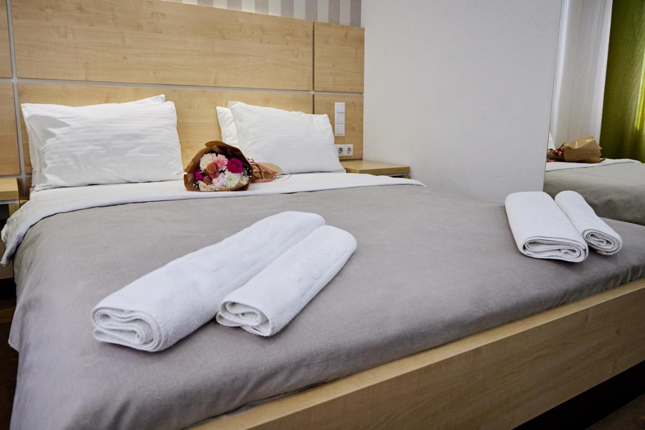 Laurus Motel Airport Tuzla Zivinice Kültér fotó