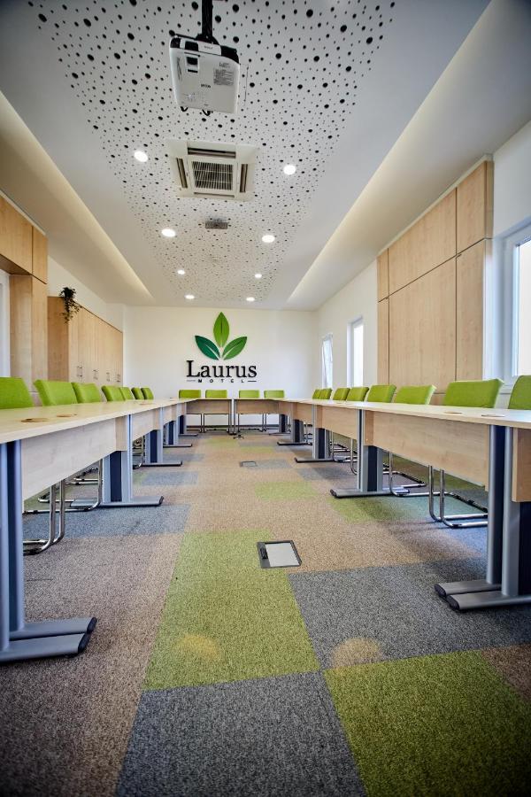 Laurus Motel Airport Tuzla Zivinice Kültér fotó