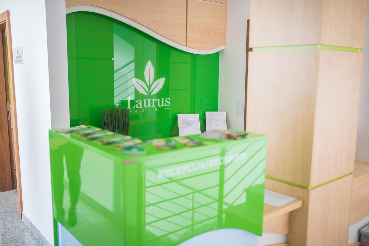 Laurus Motel Airport Tuzla Zivinice Kültér fotó