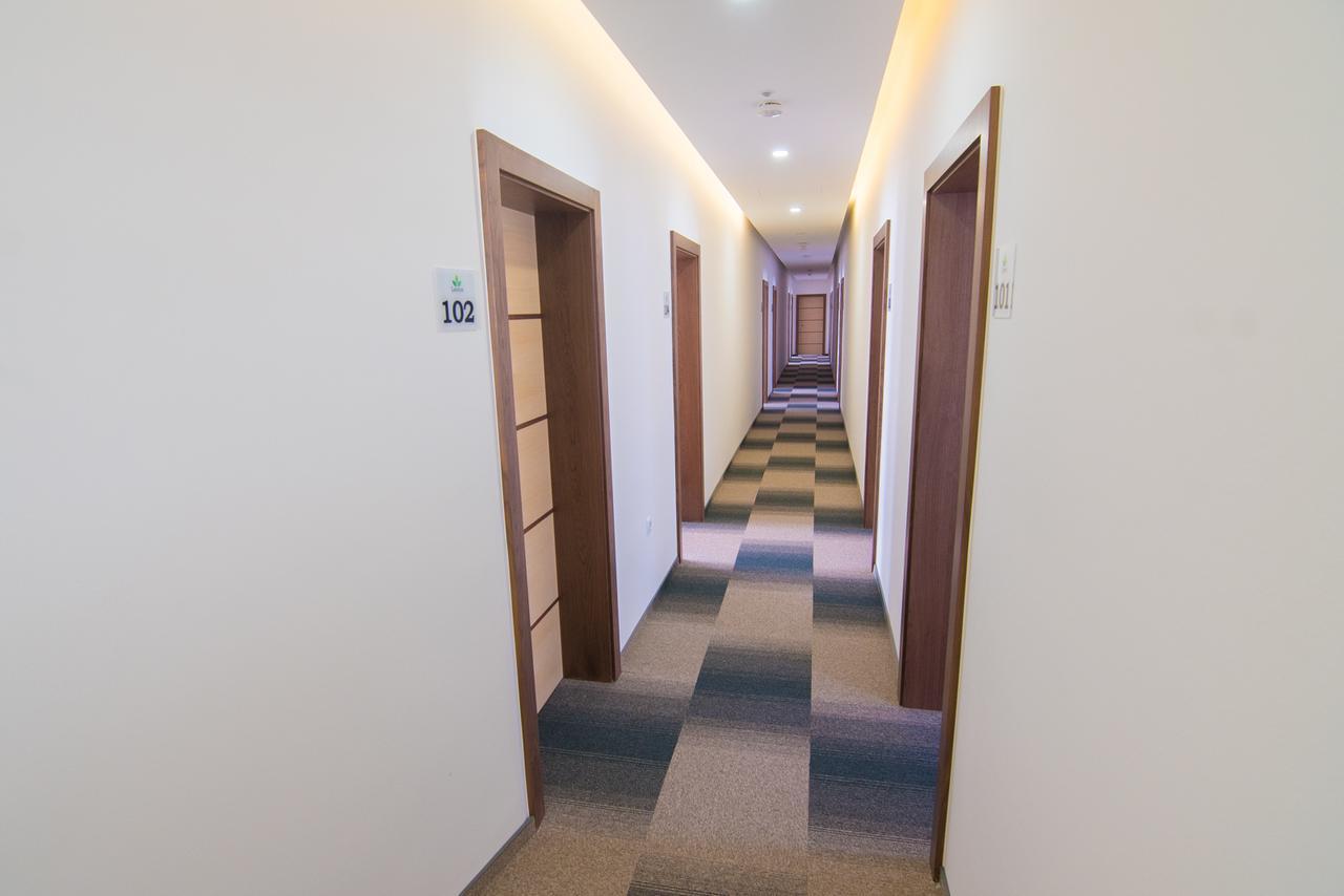 Laurus Motel Airport Tuzla Zivinice Kültér fotó