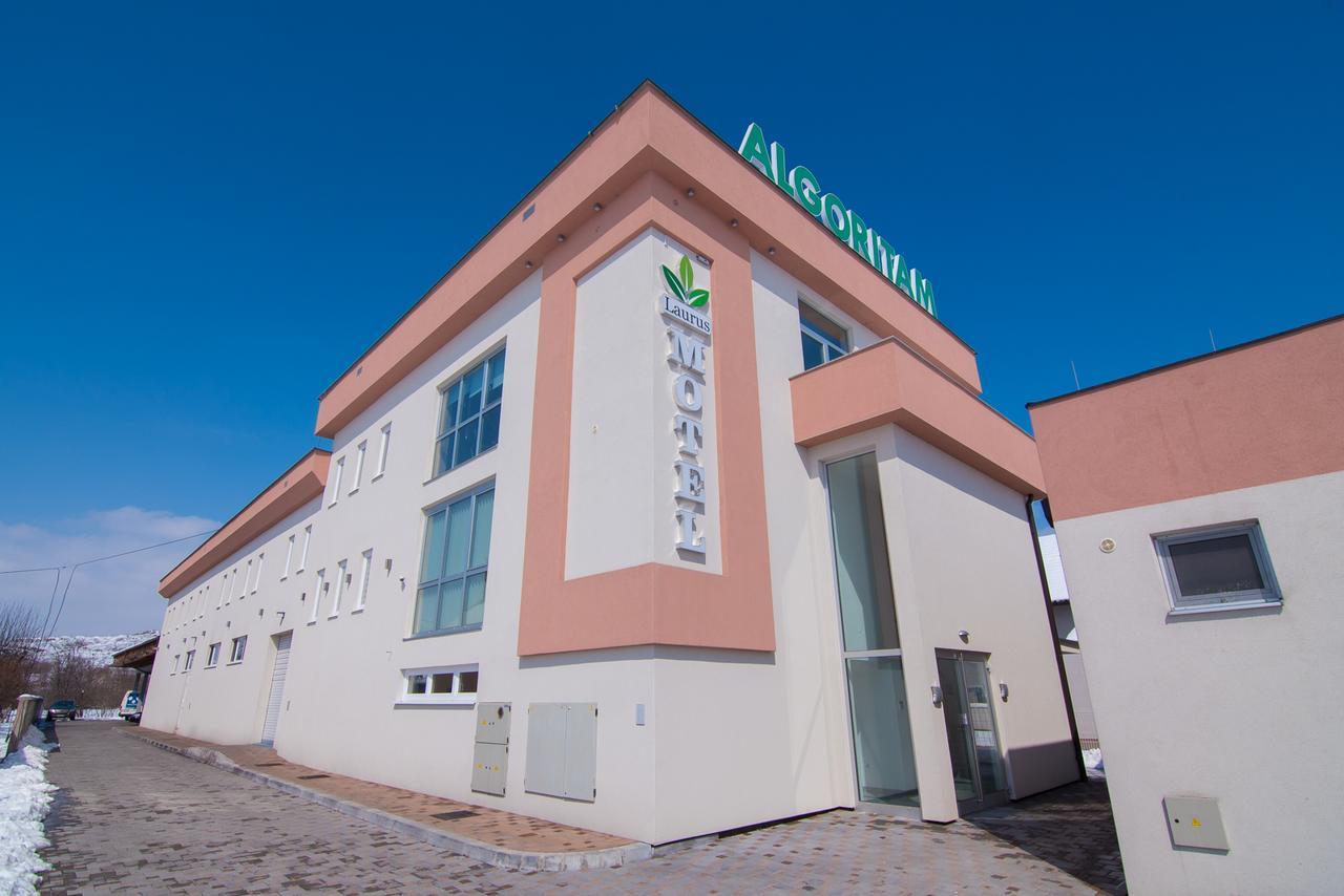 Laurus Motel Airport Tuzla Zivinice Kültér fotó