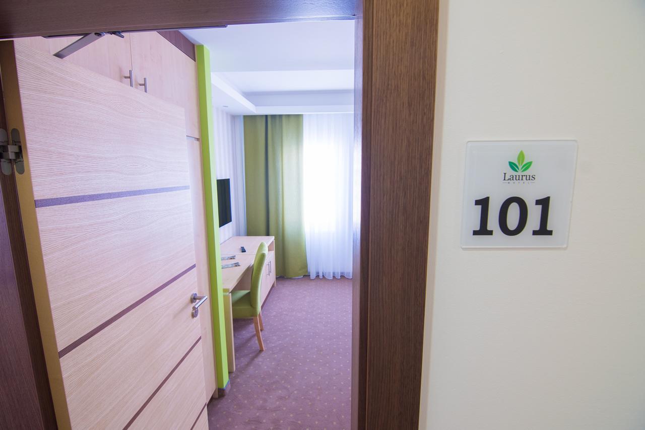 Laurus Motel Airport Tuzla Zivinice Kültér fotó